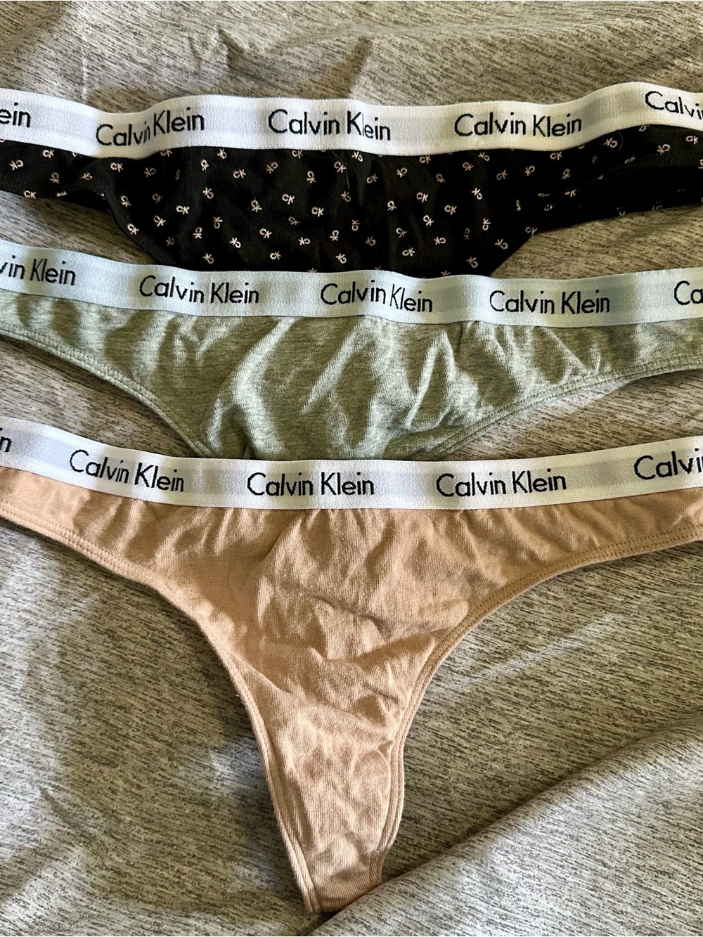 Calvin Klein 3-Pack Thong Set - Black, Gray, Nude Women’s size medium NWOT